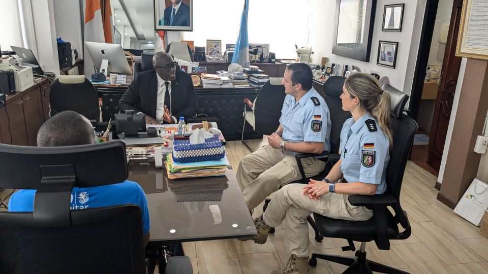 The LAFP trainers in conversation with the Director General of the Ivorian training centers