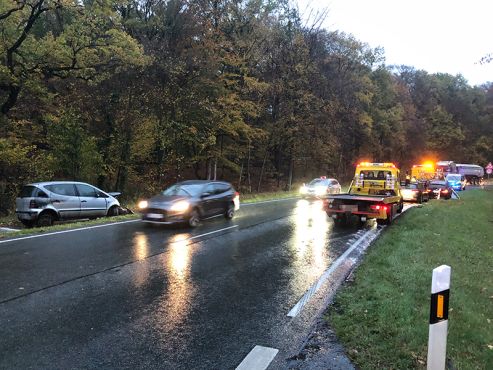 Unfall auf der B219 am Mittwoch (16.11.22). 