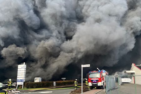 Rauchgasentwicklung, Feuerwehr ist vor Ort